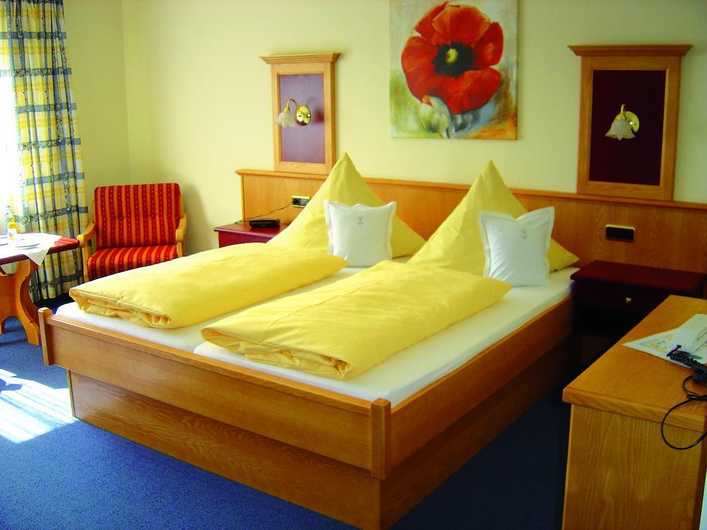 Hotel Garni Hubertushof Bad Füssing Rom bilde